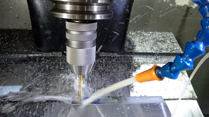 切削加工をしている工作機械